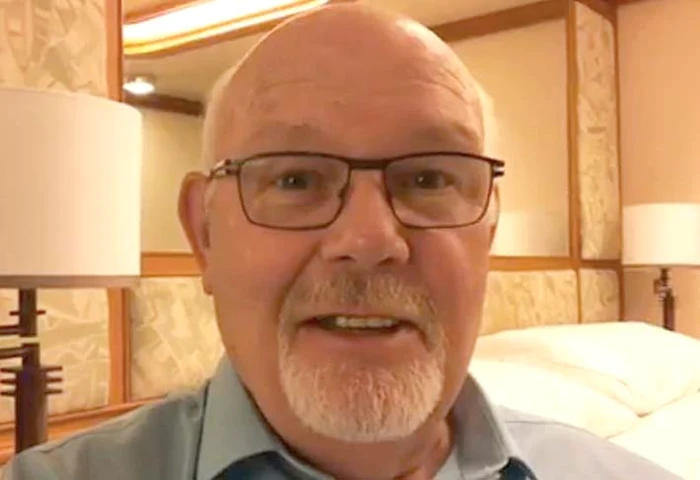 Britanicul David Abel: „Suntem ca într-o puşcărie de lux”