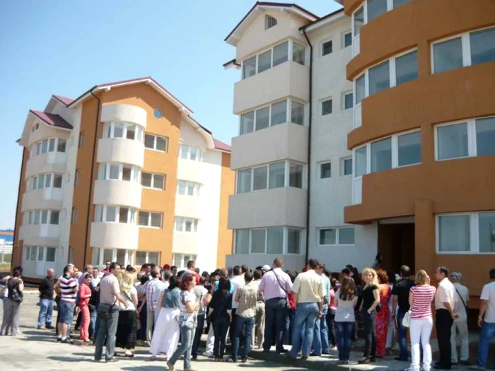 Zeci de tulceni la pseudo-inaugurarea de azi