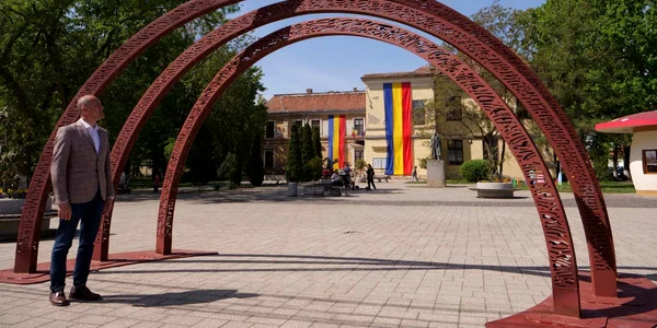 monumentul unirii 2 jpg