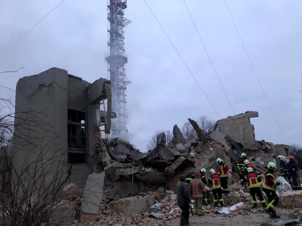Bombardament asupra turnului de televiziune din Rivne FOTO Twitter