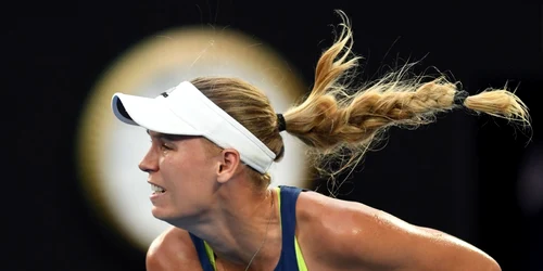  Simona Halep şi daneza Caroline Wozniacki la Australian Open 2018 FOTO EPA-EFE / Lukas Coch