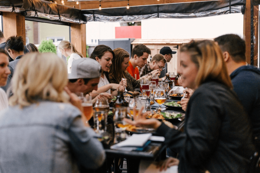 Noi reguli pentru restaurante: Ingredientele, cantitatea lor și valorile nutriționale trebuie să apară obligatoriu în meniu