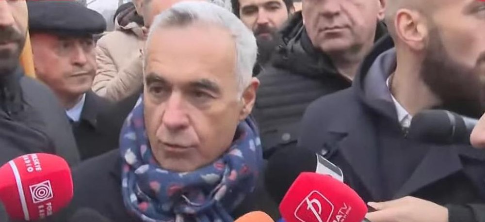 Călin Georgescu s-a dus la secția de votare din Mogoșoaia împreună cu susținătorii