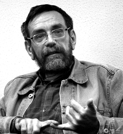 Conspiraţie şi deresponsabilizare – interviu cu Andrei CORNEA jpeg