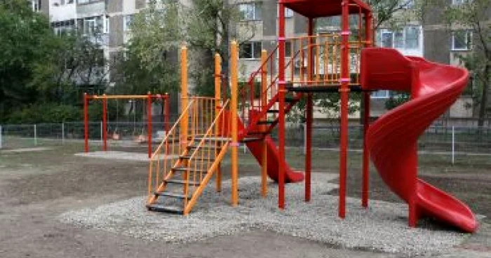 Galaţi: Un nou loc de joacă pentru copii a fost inaugurat astăzi