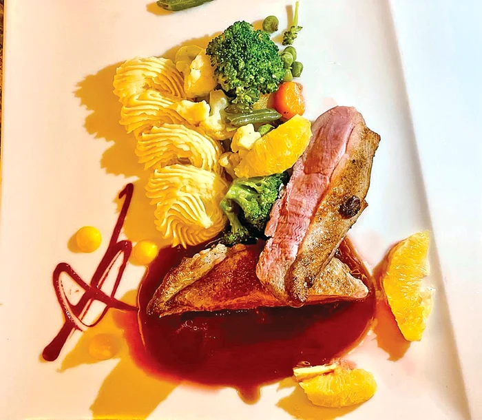 Piept de raţă cu sos de portocale