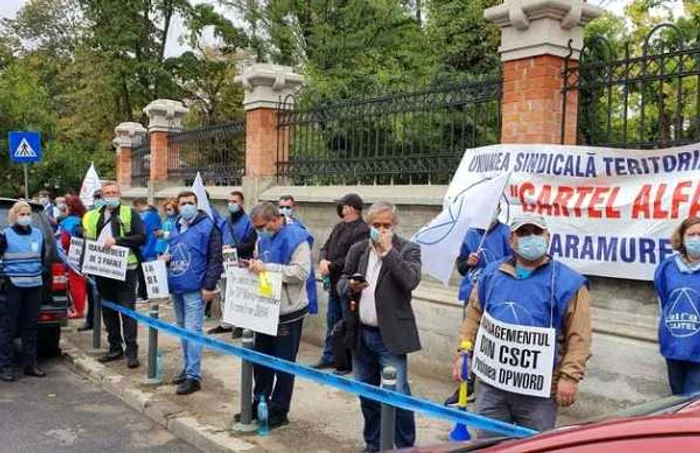 Sindicatul Cartel Alfa protestează în faţa Ambasadei Emiratelor
Arabe Unite FOTO: News.ro