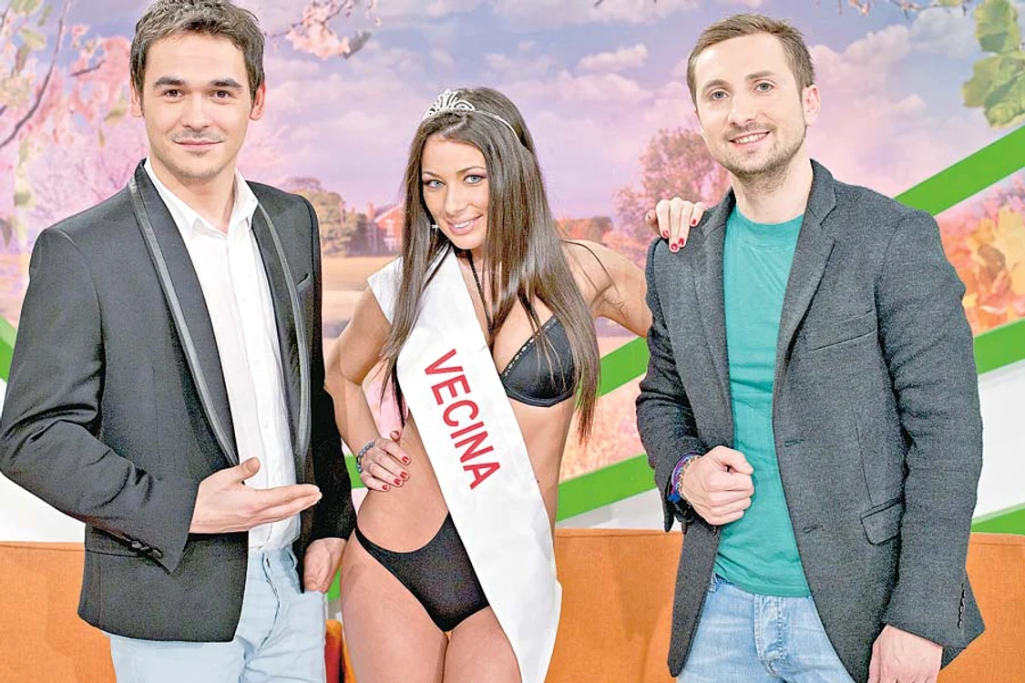 Roxana Vancea nu a pozat  în revistele pentru bărbaţi dar  obişnuieşte să facă plajă topless (FOTOGRAFII: CLICK!)