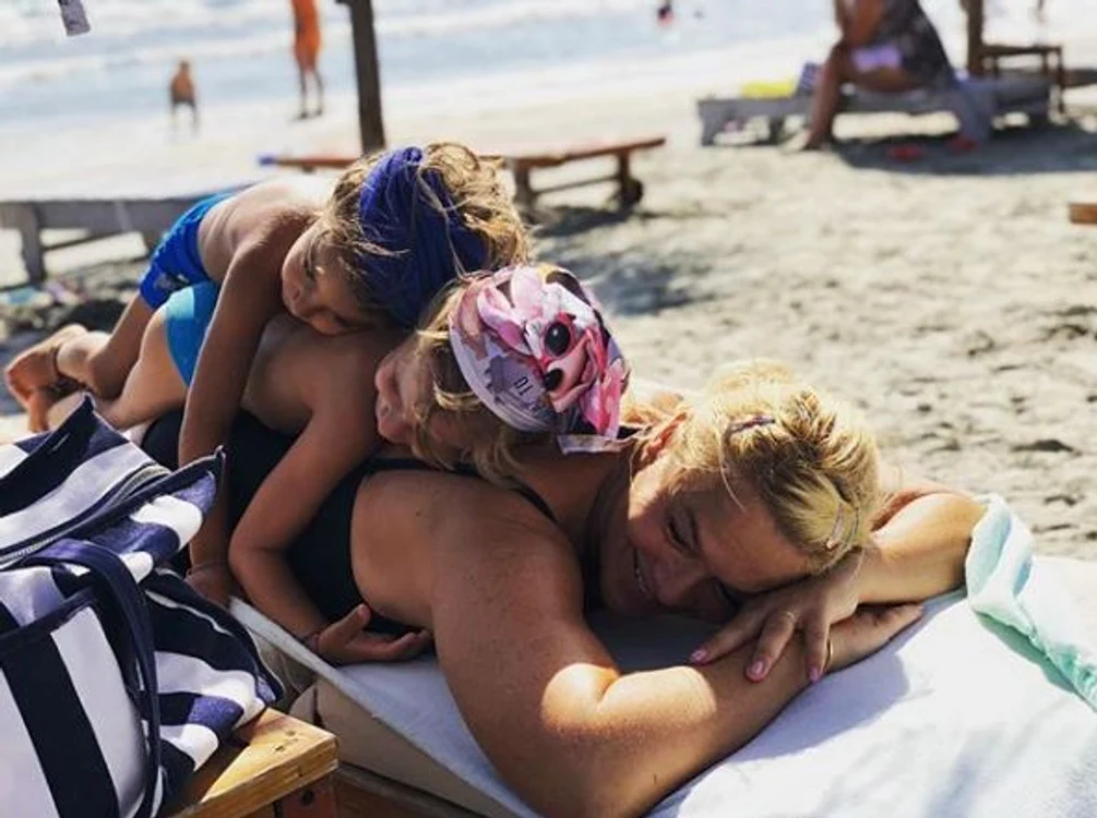 
    Horia Brenciu, alături de mezinii familiei, Mina și Toma Foto Instagram  