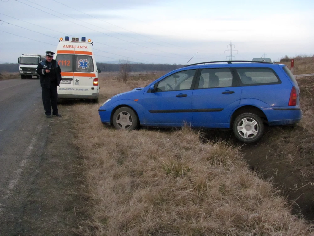 
    Autoturismul a ajuns în şanţ  