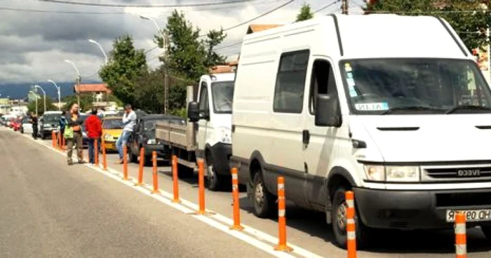 Ultimele lucrări de reabilitare s-au încheiat în 2009, când şoseaua a fost dotată cu balize, dispărute între timp. FOTO: Daniel Guţă. ADEVĂRUL.