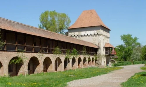 Cetatea Medievală din Târgu Mureş, restaurată jpeg