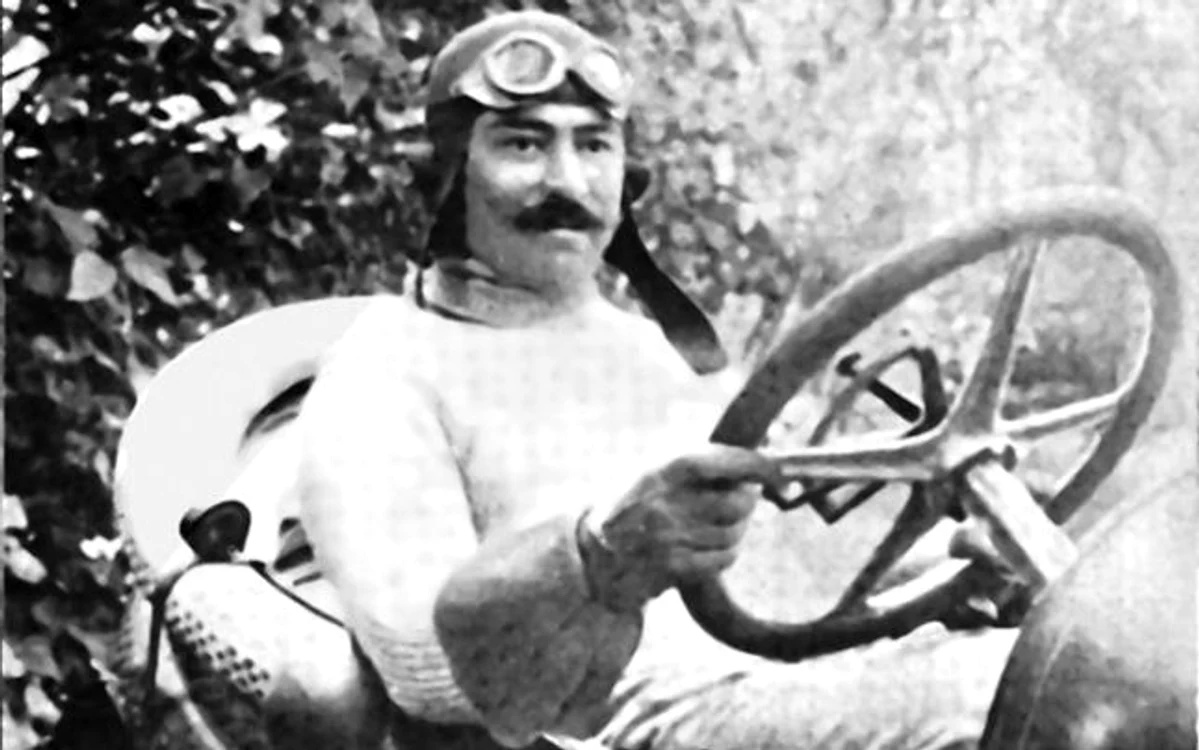 Ion Cămărăşescu a fost printre primii piloţi români FOTO Facebook/Club Retromobil