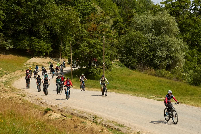 Carpathia Bike Tour ediția a doua, în drum spre Cobor FOTO Conservation Carpathia