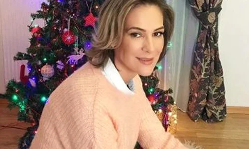 roxana ciuhulescu jpeg
