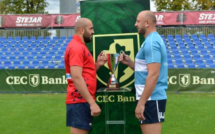 Victor Lucaci (stânga), căpitanul echipei Steaua la rugby