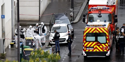 Atac în Paris lângă fostul sediu al revistei Charlie Hebdo. 3 persoane sunt in stare gravă. FOTO EPA-EFE