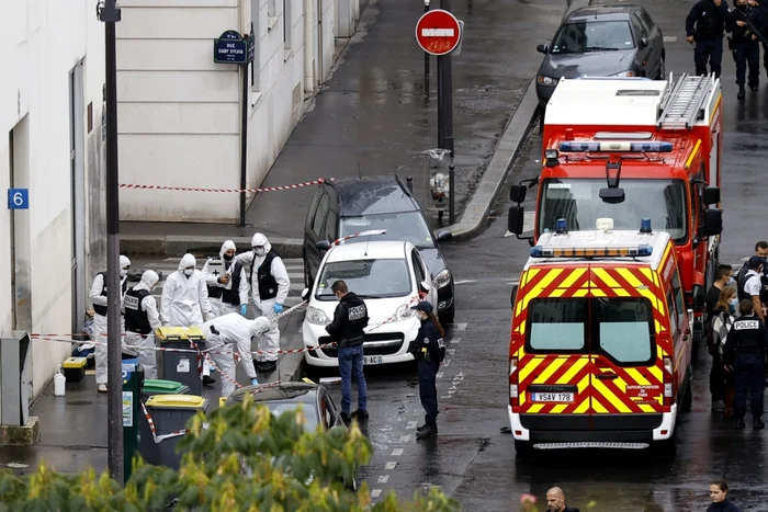 Atac în Paris lângă fostul sediu al revistei Charlie Hebdo FOTO EPA-EFE