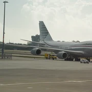 Boeing 747 deținut de familia regală din Qatar pe pista Aeroportului Internațional Palm Beach  FOTO Shutterstock jpg