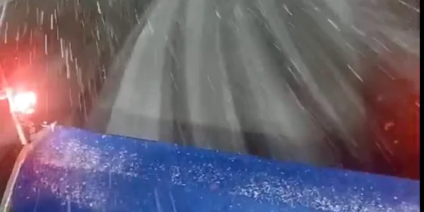 Drumarii au scos utilajele la deszăpezit Foto Captură video DRDP Craiova jpg