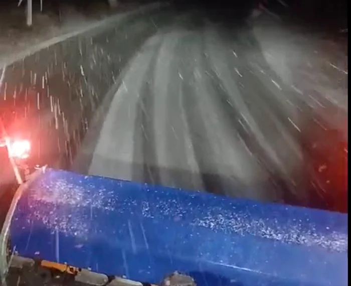 Drumarii au scos utilajele pentru deszăpezire Foto: Captură video DRDP Craiova