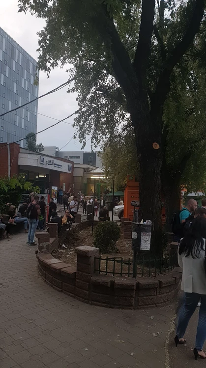 Aglomeraţie în staţia de metrou Pipera, din cauza unei defecţiuni tehnice
