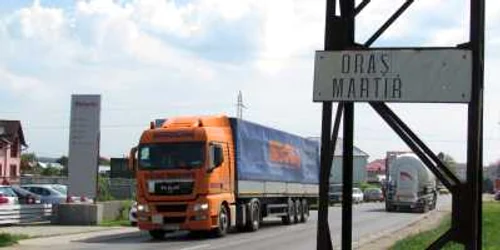 George Coandă, istoric: "Acele plăcuţe memoriale nu fac cinste oraşului"