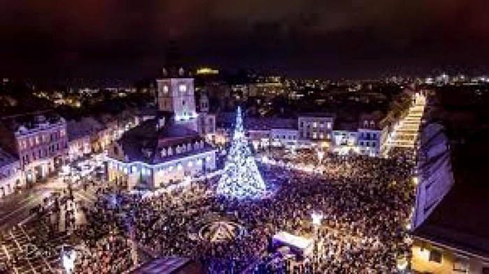 Revelion ca în vremurile bune în Piaţa Sfatului din Braşov FOTO Primăria Braşov