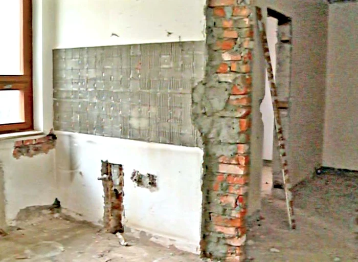 Tencuiala a fost rasă până la cărămidă