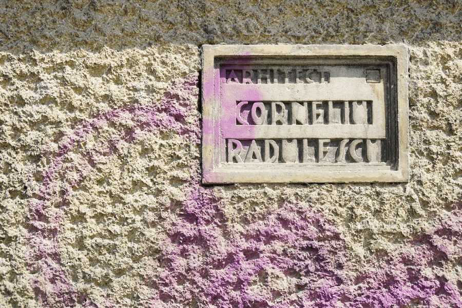 Fațada clădirilor istorice, cercetată în premieră. Arhitect: „Nu poți pune ciment clasic sau beton la o clădire veche“