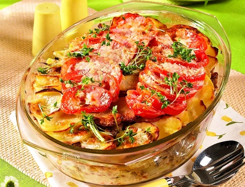 budinca carne porc cartofi noi rosii jpeg