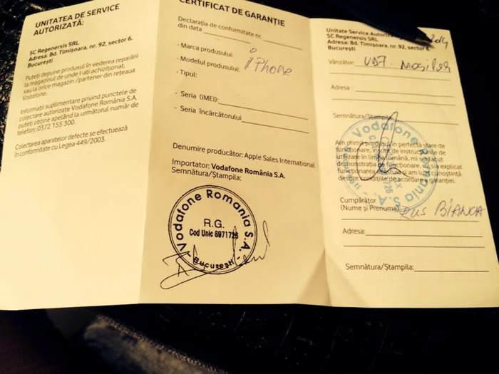Bianca le-a arătat fanilor un certificat de garanţie, însă a acoperit subtil data