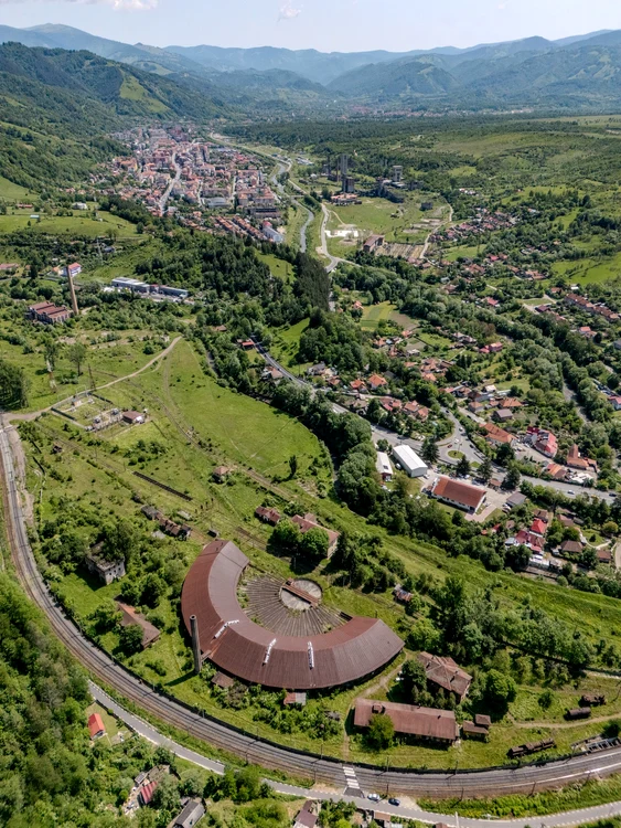 Între ruine și amintiri, Urban Lab reconstruiește legătura oamenilor cu propriul trecut.