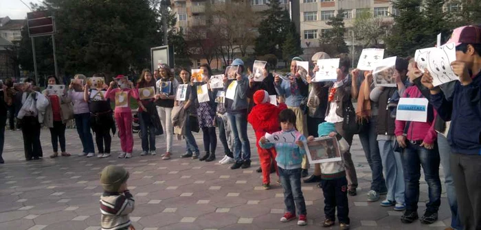 Iubitorii animalelor fara stapan s-au adunat „La Ceas”