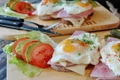 De ce ai nevoie de mai multe proteine dupa 45 de ani  Sursa foto Pixabay fried eggs 2796406 1280 jpg