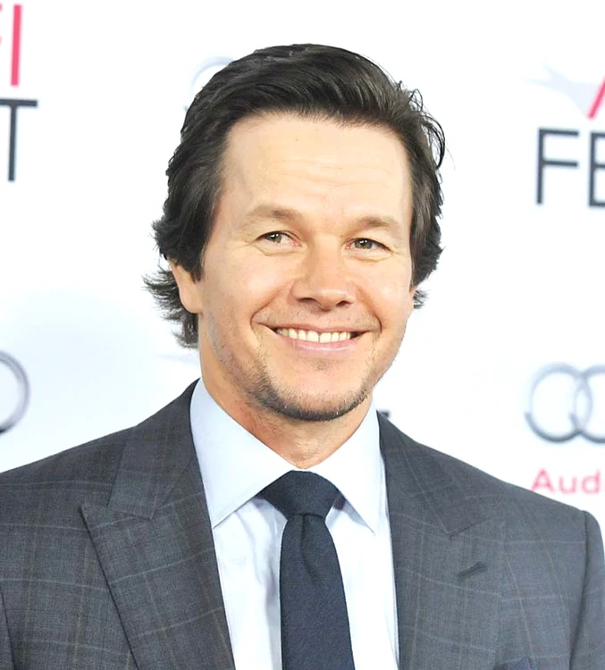 
    Actorul le-a oferit  admiratoarelor de pe plajă un  tablou de neuitat  