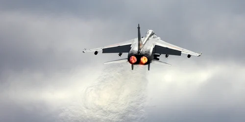 Avion de vanatoare China FOTO Shutterstock