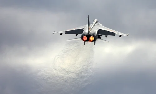 Avion de vanatoare China FOTO Shutterstock