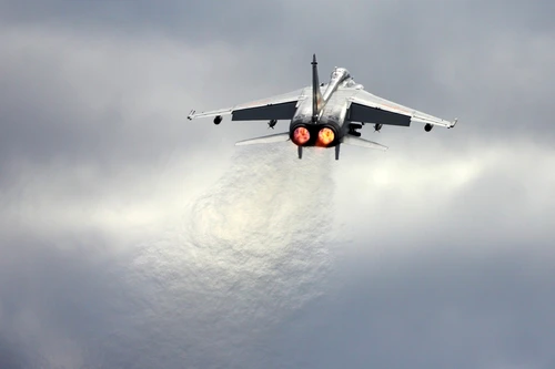 Avion de vanatoare China FOTO Shutterstock