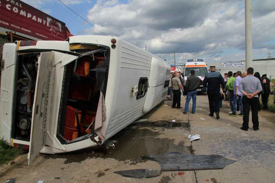 Pitești: Accident cu 35 de victime