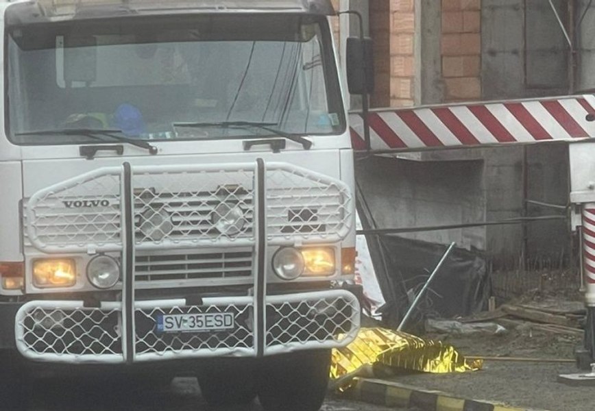 Moarte stupidă pentru un tânăr care lucra la construcția unui bloc. Colegul lui este în stare gravă