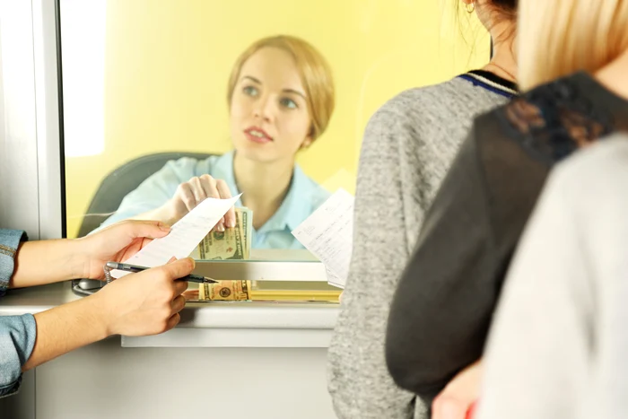 Mulți români nu-și mai pot plăti ratele bancare în această perioadăfoto: Shutterstock