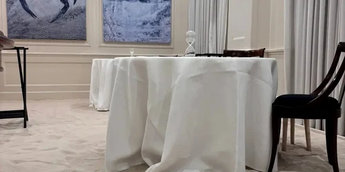 restaurant din torino cu nisip pe jos foto FB Italia a Tavola jpg