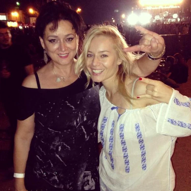 Cele mai sexy mame de vedete. Laura Cosoi a măştenit de la mama ei, Ligia, pasiunea pentru dans