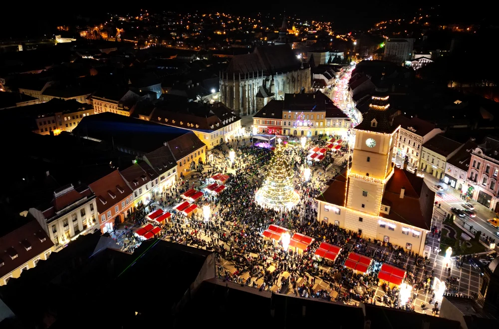 Piața Sfatului, sub magia Crăciunului FOTO Ioan Buciumar