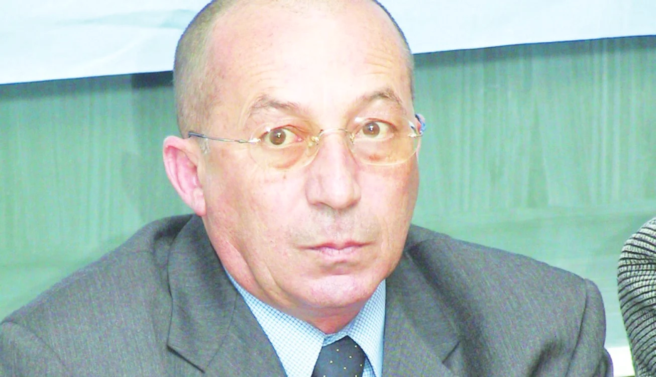Dr. Constantin Păun  este, în prezent, membru în Consiliul de Administraţie al Spitalului de Pediatrie din Piteşti