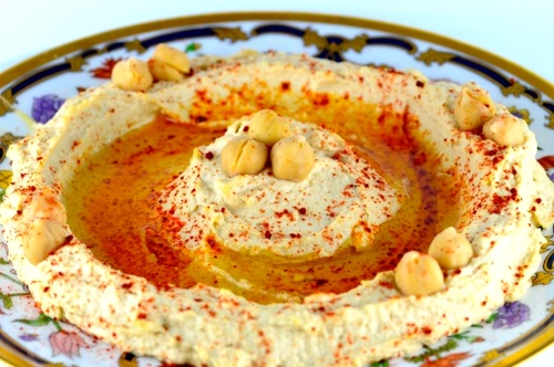 hummus cu usturoi jpeg