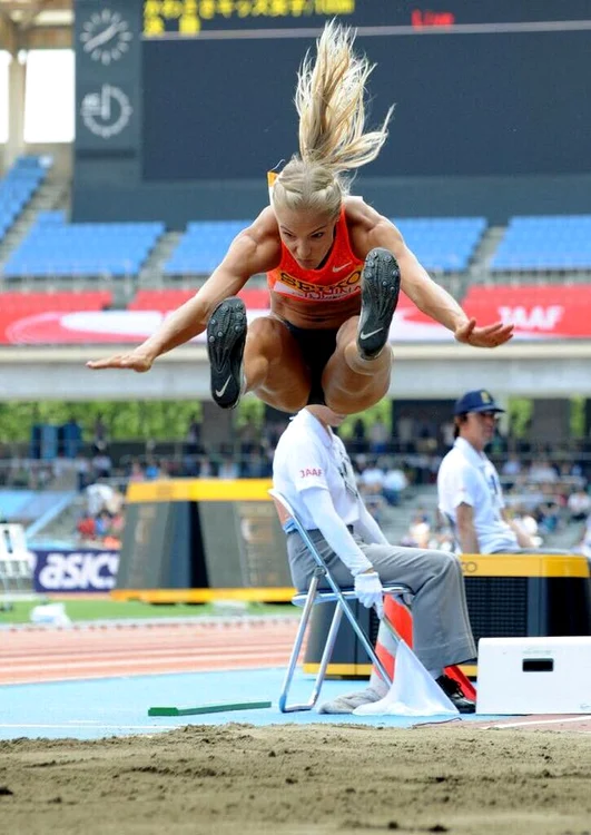 7.05 metri e cea mai bună săritură a Daryei afară, performanţă obţinută 2011, la Ostrava