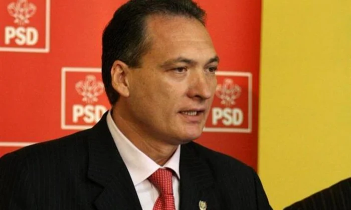 
    Soția senatorului PSD Alexandru Cordoș este bănuită că a luat bani pentru angajări ilegale  