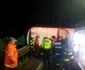 Accident mortal pe Valea Oltului pe şoseaua de centură a staţiunii Călimăneşti - TIR răsturnat cu cabina suspendată Foto Adevărul 